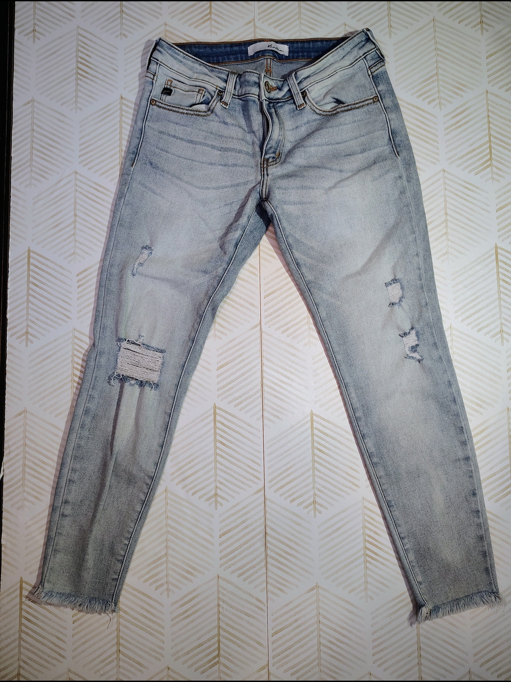 Kancan High Rise Light Wash Distressed Button Fly Women’s Jeans Skinny 9/28